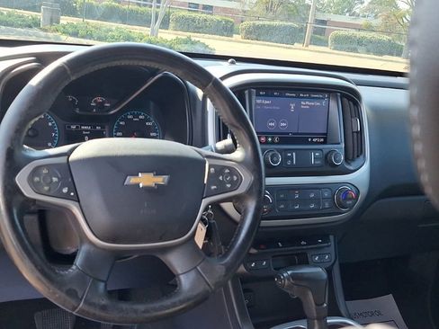Used 2021 Chevrolet Colorado LT w/ LT Convenience Package image 17