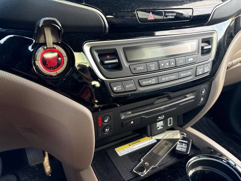 Used 2022 Honda Pilot Elite image 30