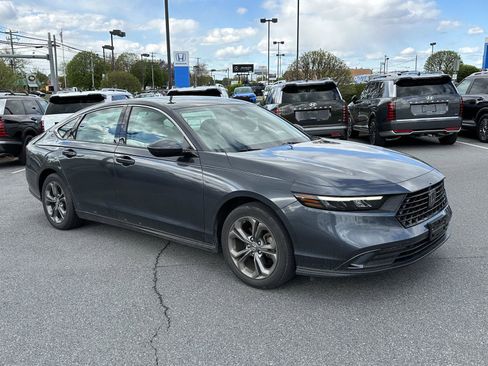 Used 2023 Honda Accord EX image 2