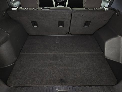 Used 2023 Chevrolet Equinox LT w/ Driver Convenience Package image 28