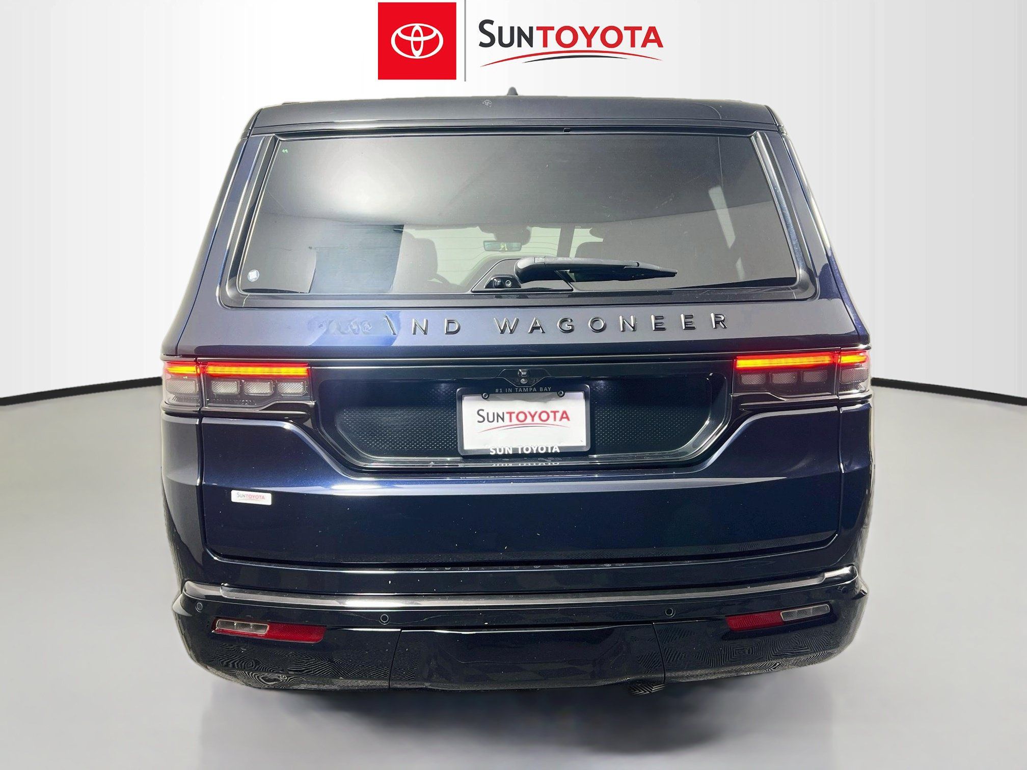 Used 2024 Jeep Grand Wagoneer Series II Obsidian w/ Quick Order Packagew 28T AWD/4WD image 5