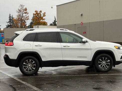 Used 2019 Jeep Cherokee Latitude Plus image 6