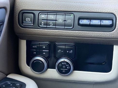 Used 2021 GMC Yukon Denali w/ Denali Premium Package image 14