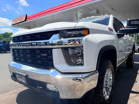 Used 2021 Chevrolet Silverado 2500 LT w/ Convenience Package AWD/4WD image 16