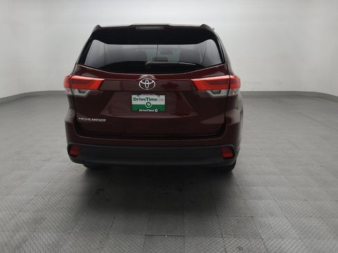 Used 2018 Toyota Highlander LE FWD image 7