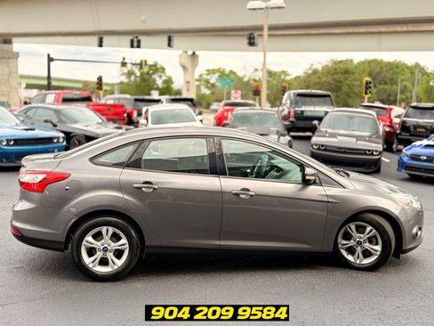 Used 2014 Ford Focus SE FWD image 9