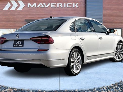 Used 2017 Volkswagen Passat 1.8T SEL Premium image 5
