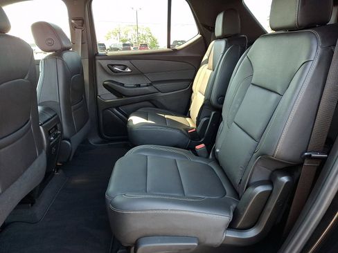 Used 2023 Chevrolet Traverse LT AWD/4WD image 10