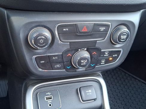 Used 2018 Jeep Compass Latitude w/ Popular Equipment Group image 18