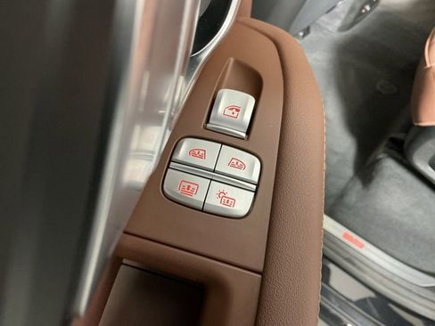 Certified 2025 BMW X7 xDrive40i AWD/4WD image 30
