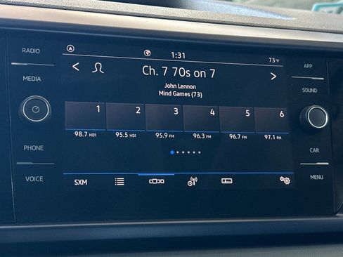 Used 2023 Volkswagen Taos SE w/ Panoramic Sunroof Package FWD image 18