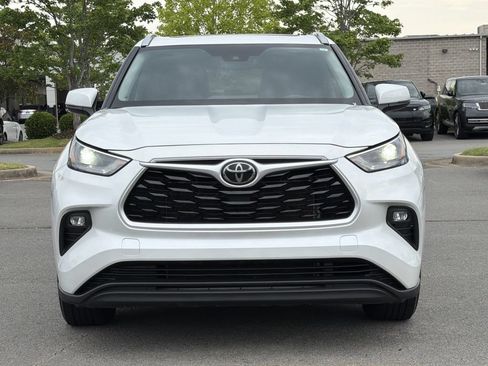 Used 2022 Toyota Highlander XLE FWD image 8