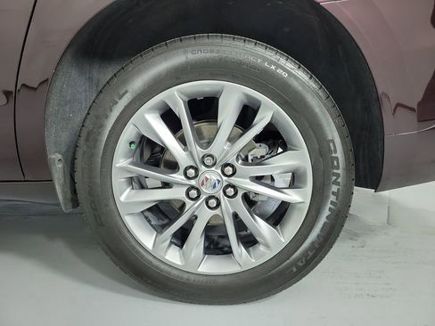 Used 2023 Buick Enclave Avenir w/ Avenir Technology Package FWD image 9