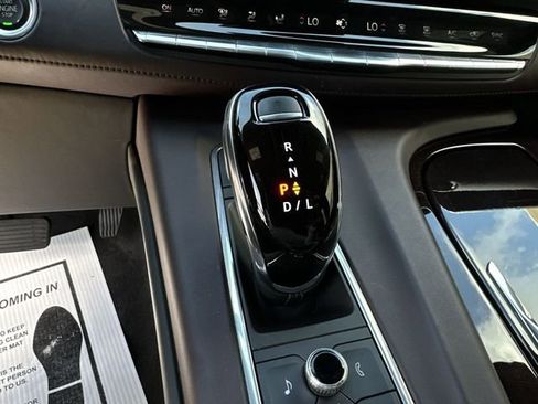 Certified 2023 Cadillac Escalade ESV Sport Platinum AWD/4WD image 28