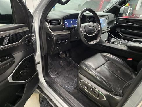 Used 2022 Jeep Wagoneer Series II AWD/4WD image 17