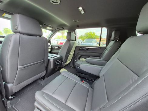 New 2026 Chevrolet Suburban LT w/ Comfort Package AWD/4WD image 15