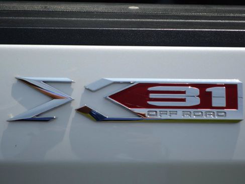 Used 2022 GMC Sierra 1500 SLT w/ SLT Convenience Package AWD/4WD image 40