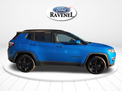Used 2020 Jeep Compass Latitude image 3