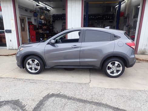 Used 2017 Honda HR-V EX image 15