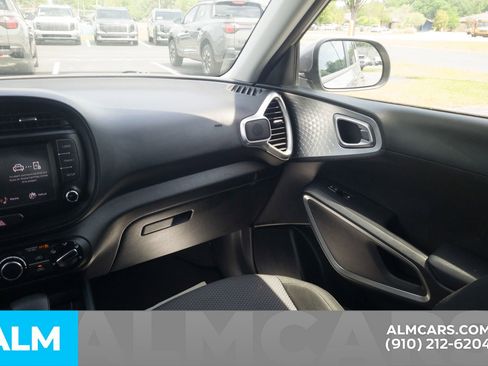 Used 2024 Kia Soul LX w/ Option Group 015 FWD image 19