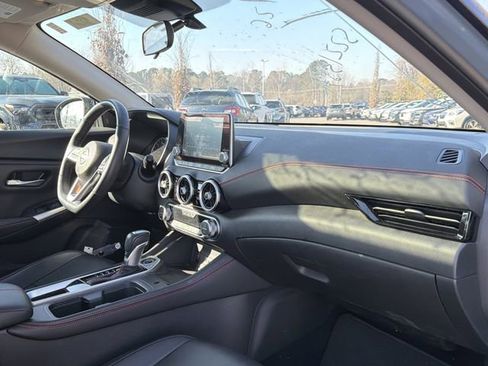 Used 2024 Nissan Sentra SR w/ SR Premium Package image 13