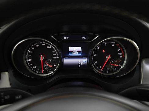 Used 2018 Mercedes-Benz GLA 250 4MATIC image 26