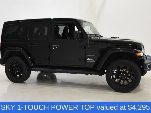 Used 2023 Jeep Wrangler Unlimited Sahara w/ Cold Weather Group AWD/4WD image 3