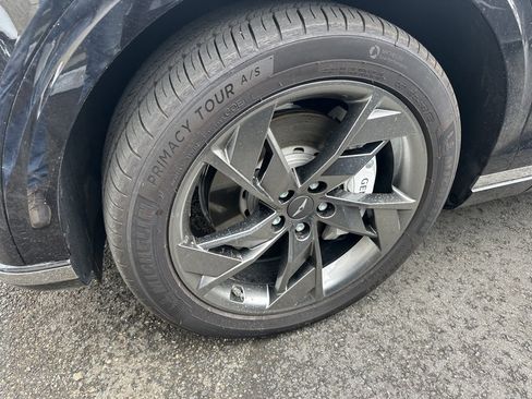 Used 2024 Genesis Electrified GV70 Prestige w/ Prestige Package image 15