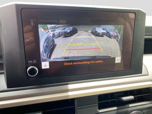 Used 2025 Toyota Tacoma SR5 AWD/4WD image 14