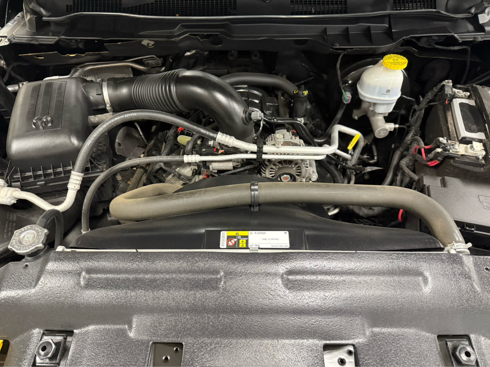 Used 2023 RAM 1500 Classic SLT AWD/4WD image 34