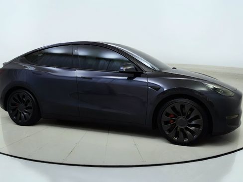 Used 2024 Tesla Model Y Performance AWD/4WD image 8