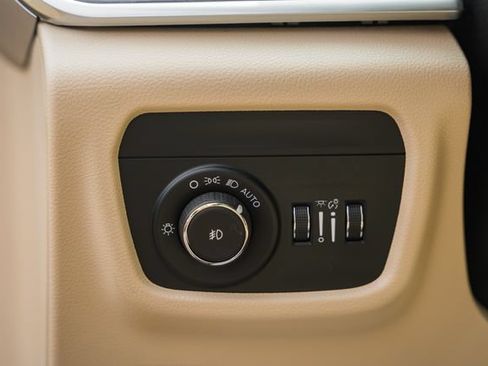 Used 2021 Jeep Grand Cherokee L Limited w/ Luxury Tech Group II AWD/4WD image 54
