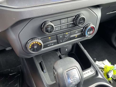 New 2025 Ford Bronco 4-Door image 11