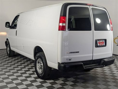 Used 2022 Chevrolet Express 2500 w/ Driver Convenience Package image 5