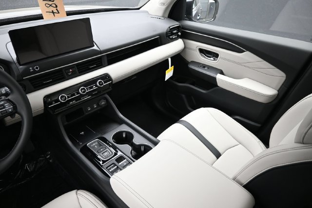 New 2026 Honda Pilot Touring image 13