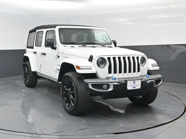 Used 2023 Jeep Wrangler Unlimited Sahara w/ Cold Weather Group AWD/4WD image 2