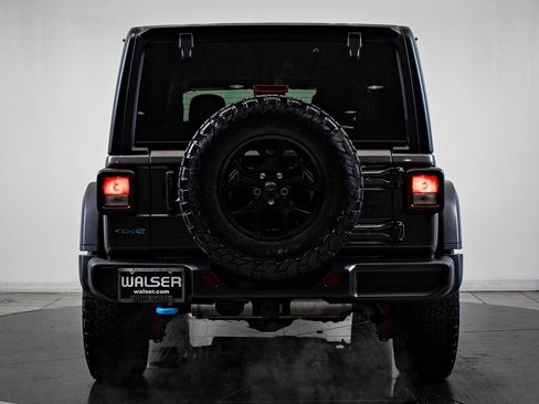 Used 2024 Jeep Wrangler Unlimited image 10