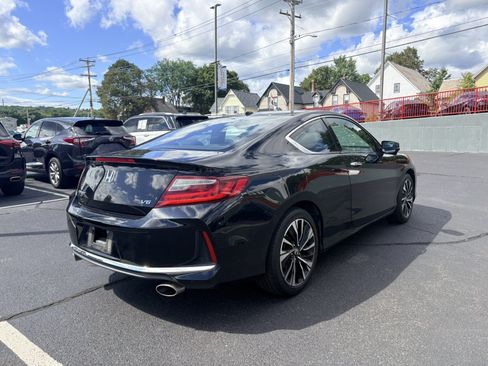 Used 2017 Honda Accord EX-L image 5