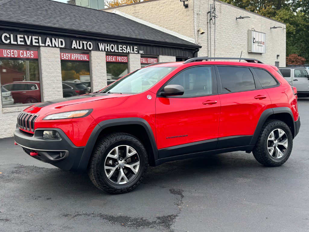 Used 2017 Jeep Cherokee Trailhawk w/ Trailer Tow Group AWD/4WD image 1