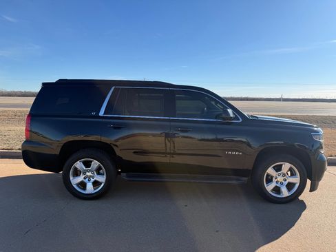 Used 2015 Chevrolet Tahoe LT image 2