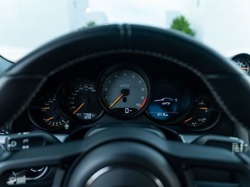 Used 2018 Porsche 911 GT3 RWD image 23