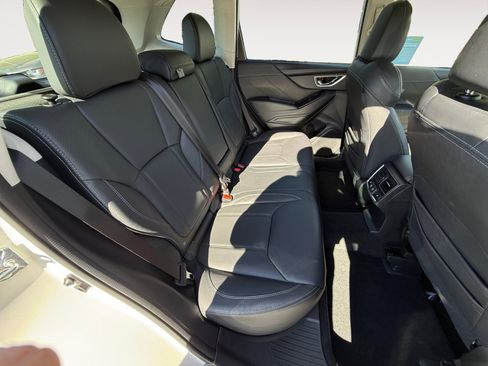 Used 2022 Subaru Forester Touring image 18