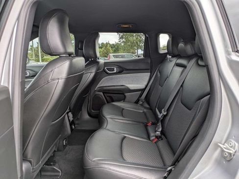 Used 2024 Jeep Compass Latitude AWD/4WD image 13