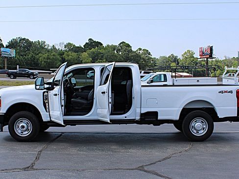 Used 2025 Ford F350 XL AWD/4WD image 7