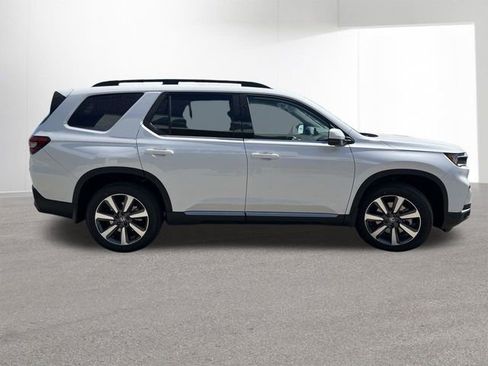 Certified 2025 Honda Pilot Touring image 44