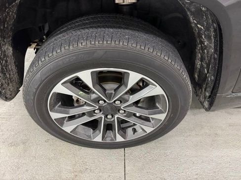 Used 2022 Jeep Grand Cherokee Overland w/ Luxury Tech Group IV RWD image 4