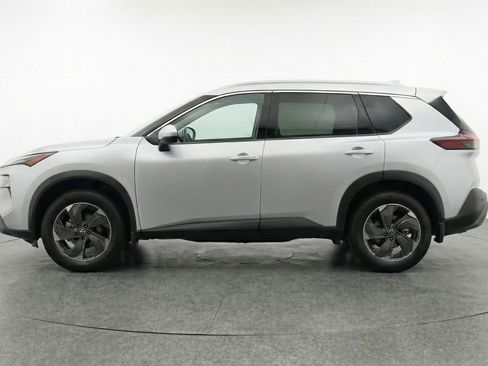 Used 2025 Nissan Rogue SV FWD image 5
