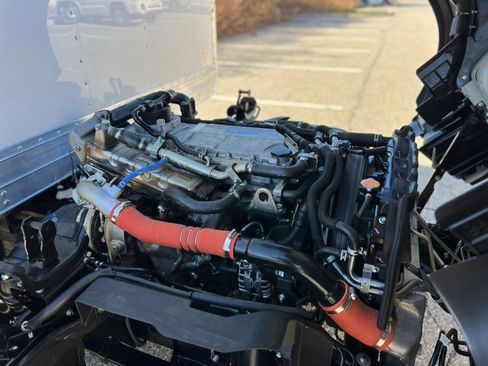 Used 2024 Isuzu NPR image 34