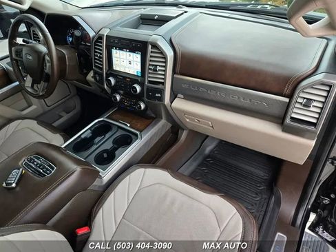 Used 2019 Ford F350 Limited image 2