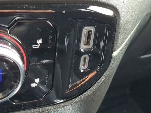 Used 2022 GMC Sierra 1500 Elevation w/ Preferred Package image 21